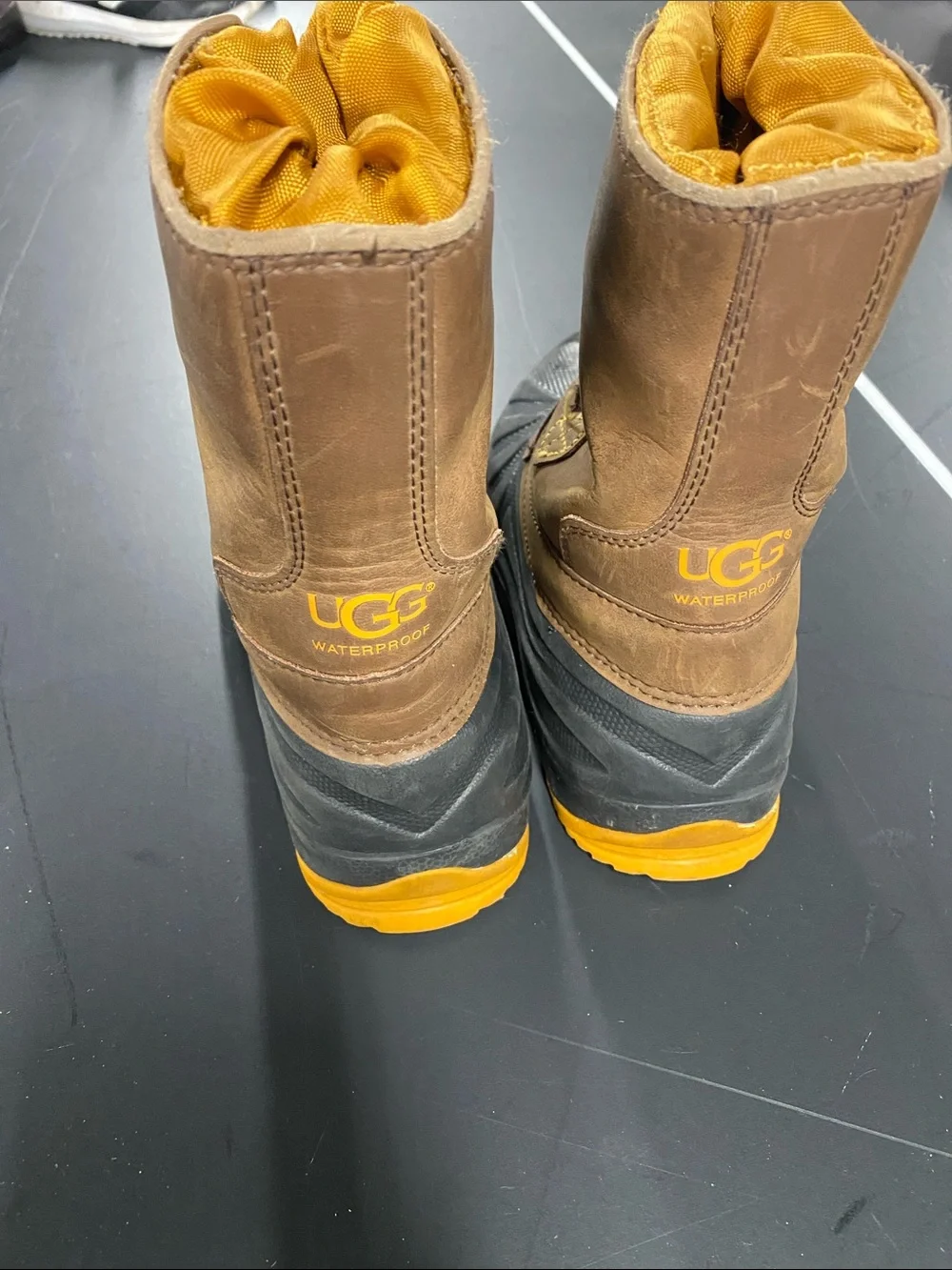 Kids UGG snow boots size 13